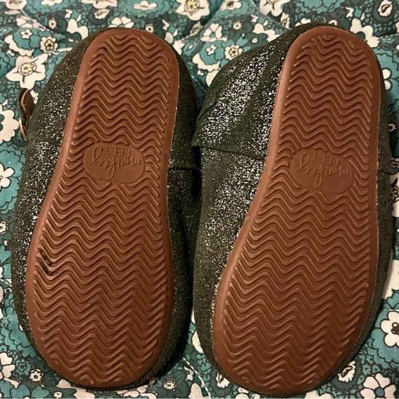 Monkey Feet 2-3 Year Shimmery Forest Green Shoes - Picture 3 of 3